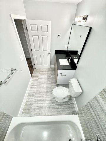 932 NW 2nd St, Fort Lauderdale, FL 33311