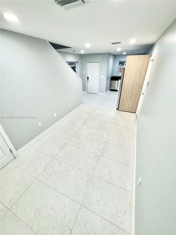 932 NW 2nd St, Fort Lauderdale, FL 33311