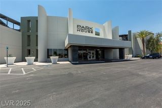 8925 West Flamingo Road 218, Las Vegas, NV 89147