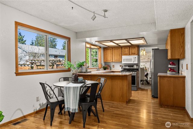 3316 SW 335th Street, Federal Way, WA 98023