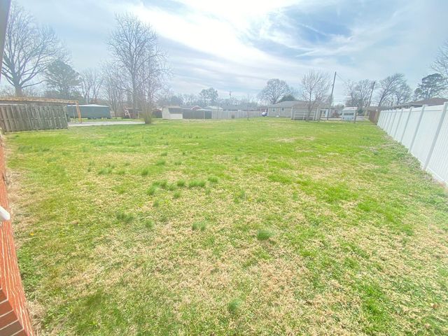 404 Vosswood Dr, Lebanon, TN 37087