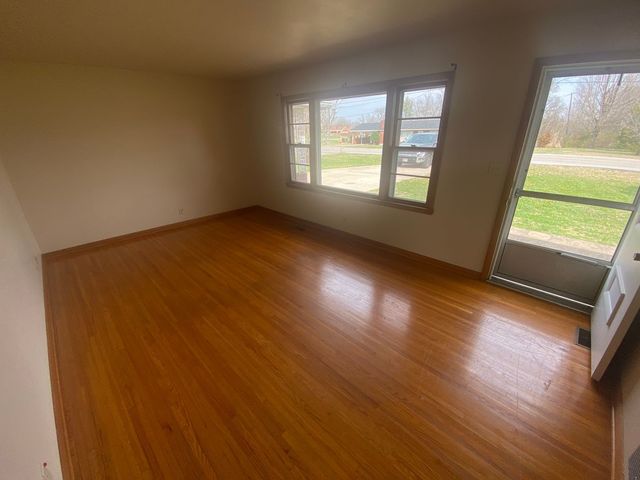 404 Vosswood Dr, Lebanon, TN 37087