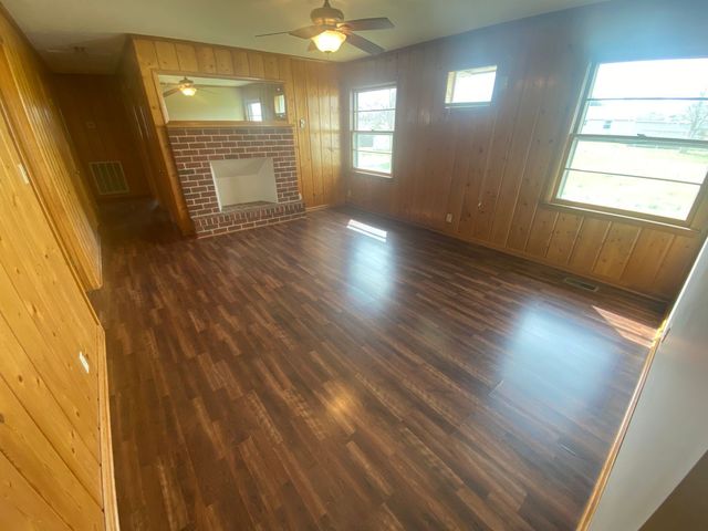 404 Vosswood Dr, Lebanon, TN 37087