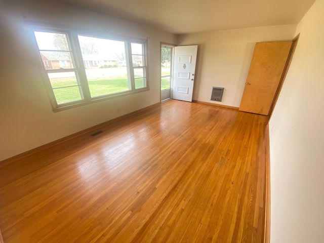 404 Vosswood Dr, Lebanon, TN 37087