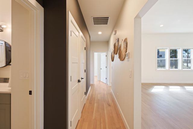 2424 NW Crossing Drive, Bend, OR 97703