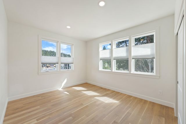 2424 NW Crossing Drive, Bend, OR 97703