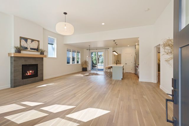 2424 NW Crossing Drive, Bend, OR 97703