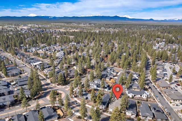 2424 NW Crossing Drive, Bend, OR 97703