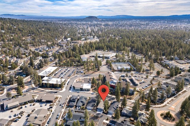 2424 NW Crossing Drive, Bend, OR 97703