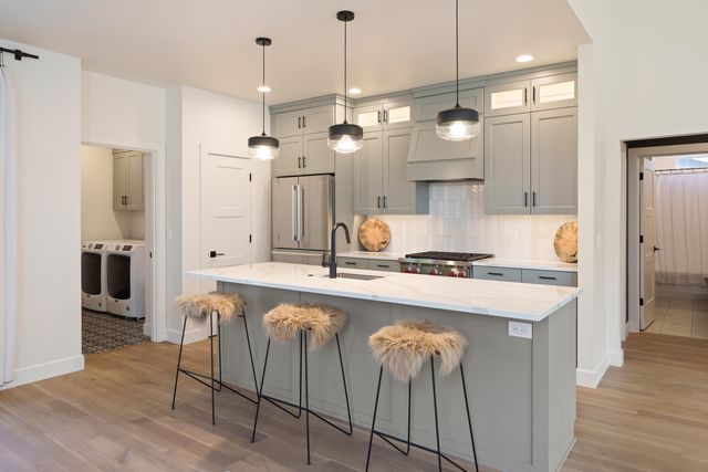 2424 NW Crossing Drive, Bend, OR 97703