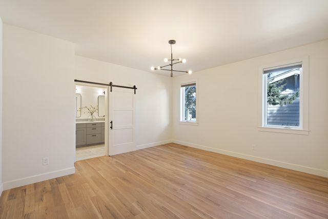 2424 NW Crossing Drive, Bend, OR 97703