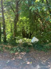 9167 SE 64th Street, Mercer Island, WA 98040