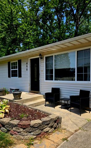 408 Prairie Street, Crown Point, IN 46307