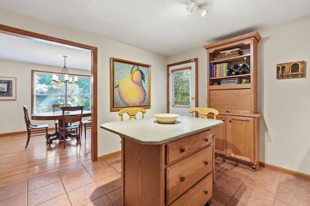 11 Stephanie Cir, Springfield, MA 01129