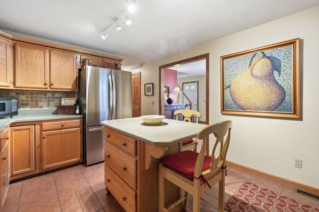 11 Stephanie Cir, Springfield, MA 01129