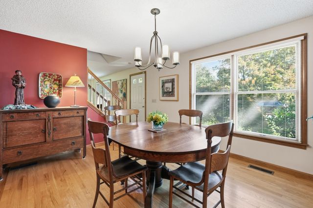 11 Stephanie Cir, Springfield, MA 01129