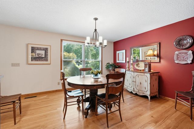 11 Stephanie Cir, Springfield, MA 01129