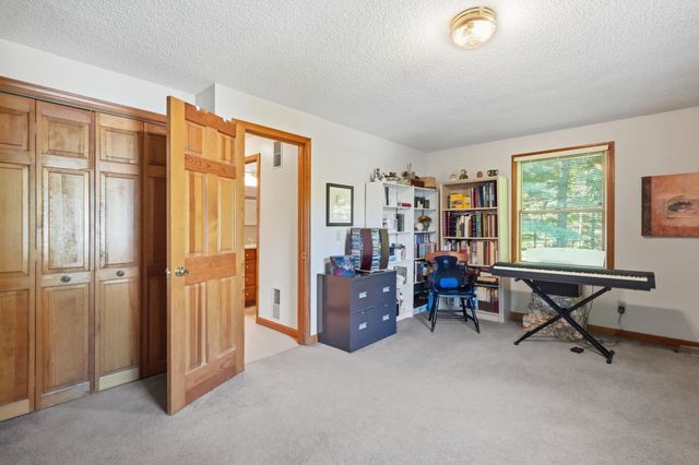 11 Stephanie Cir, Springfield, MA 01129
