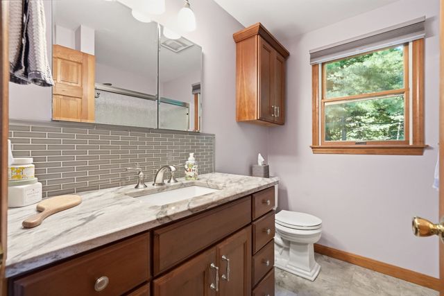11 Stephanie Cir, Springfield, MA 01129