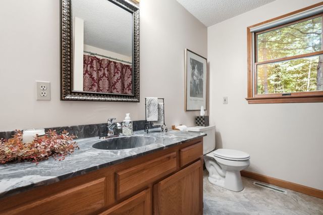11 Stephanie Cir, Springfield, MA 01129