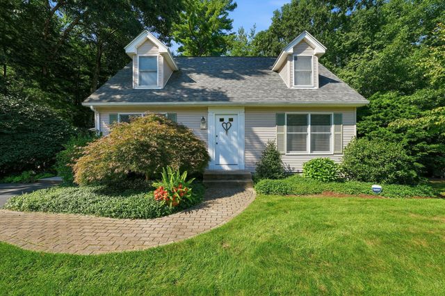 11 Stephanie Cir, Springfield, MA 01129