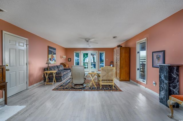 623 Rosemary Ln., North Myrtle Beach, SC 29582