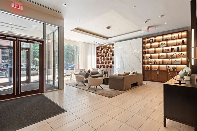 32 Traveler St 413, Boston, MA 02118