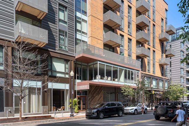 32 Traveler St 413, Boston, MA 02118