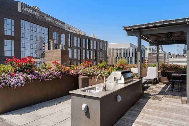 32 Traveler St 413, Boston, MA 02118
