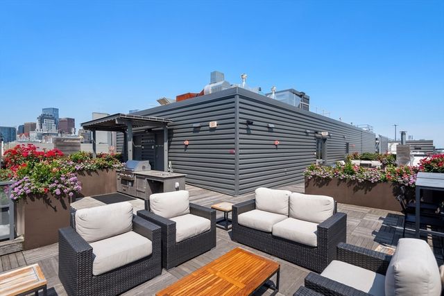 32 Traveler St 413, Boston, MA 02118