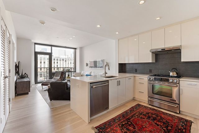 32 Traveler St 413, Boston, MA 02118