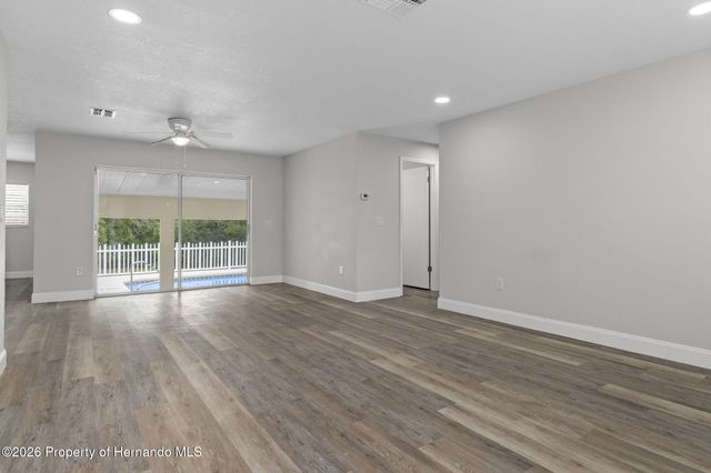 7335 Blackbird Avenue, Weeki Wachee, FL 34613