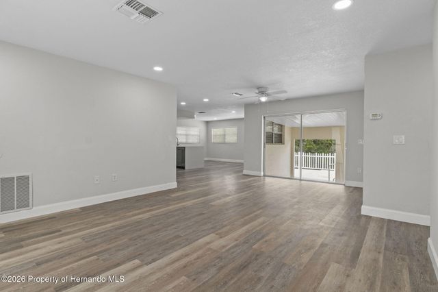 7335 Blackbird Avenue, Weeki Wachee, FL 34613
