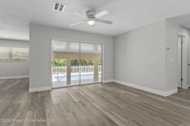 7335 Blackbird Avenue, Weeki Wachee, FL 34613
