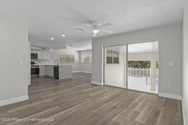 7335 Blackbird Avenue, Weeki Wachee, FL 34613