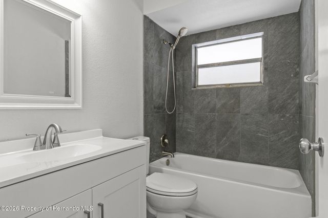 7335 Blackbird Avenue, Weeki Wachee, FL 34613
