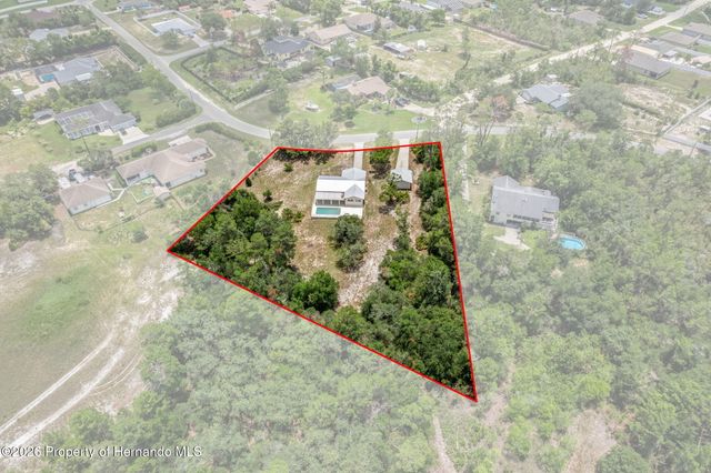 7335 Blackbird Avenue, Weeki Wachee, FL 34613