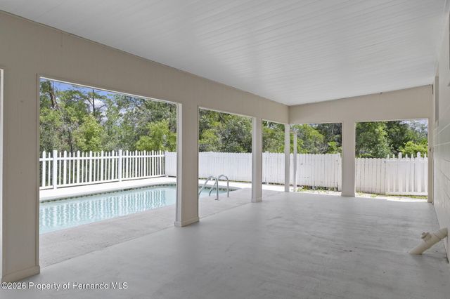 7335 Blackbird Avenue, Weeki Wachee, FL 34613
