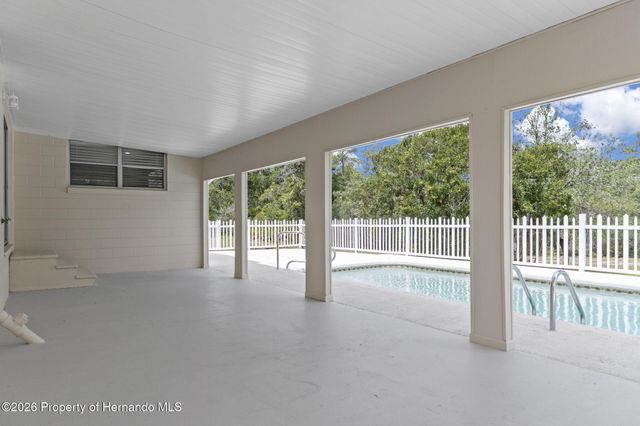 7335 Blackbird Avenue, Weeki Wachee, FL 34613
