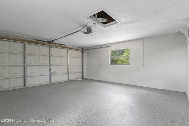 7335 Blackbird Avenue, Weeki Wachee, FL 34613