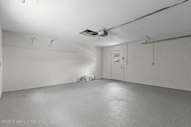 7335 Blackbird Avenue, Weeki Wachee, FL 34613