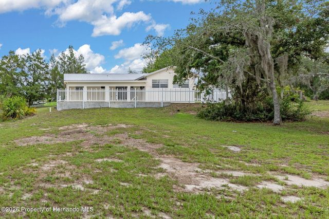 7335 Blackbird Avenue, Weeki Wachee, FL 34613