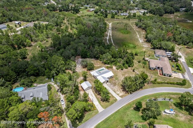 7335 Blackbird Avenue, Weeki Wachee, FL 34613