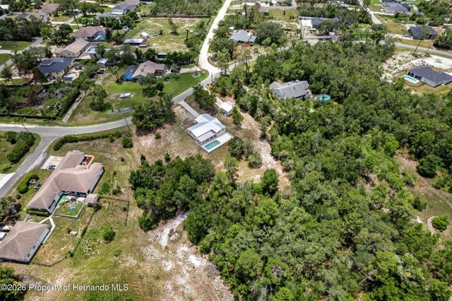 7335 Blackbird Avenue, Weeki Wachee, FL 34613