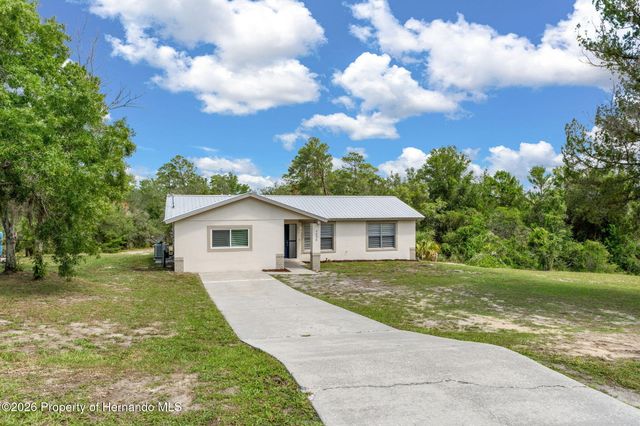 7335 Blackbird Avenue, Weeki Wachee, FL 34613