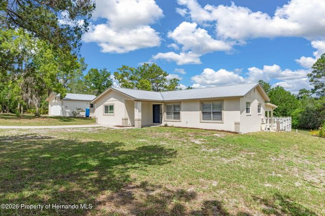 7335 Blackbird Avenue, Weeki Wachee, FL 34613
