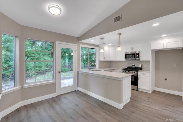 29 Glen Drive, Ridge, NY 11961