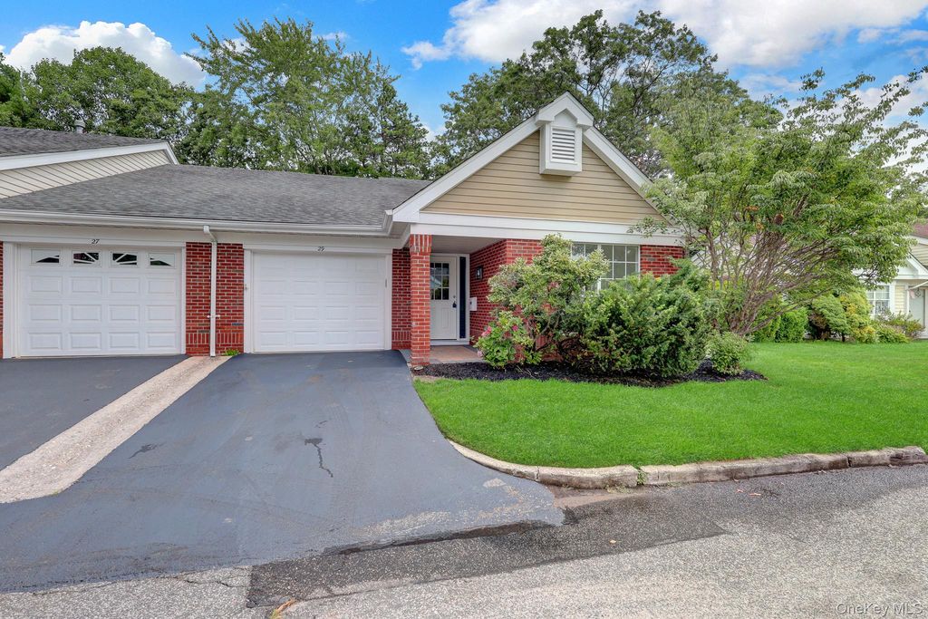 29 Glen Drive, Ridge, NY 11961