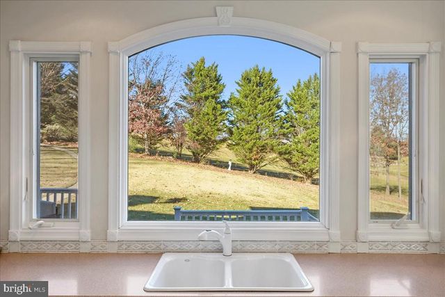 50 COTTAGE DR, Luray, VA 22835