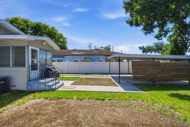 2704 W LEROY STREET, Tampa, FL 33607